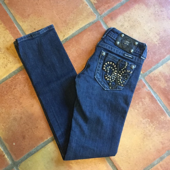 Miss Me Straight Leg Jeans 😍 - Picture 2 of 8